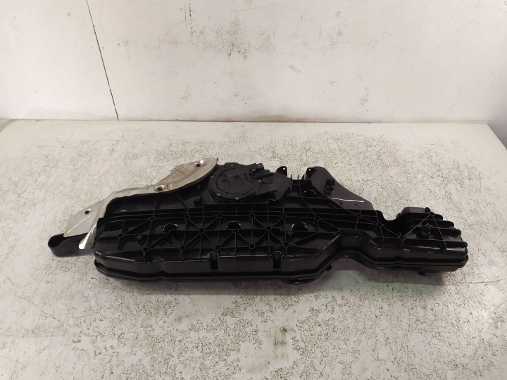 MERCEDES W247 H247 GLA RÉSERVOIR ADBLUE A2474709002 A0994712500