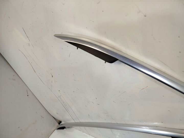 BARRES DE TOIT TOITS SKODA SUPERB III 3V UNIVERSEL CHROME ENSEMBLE EN TRÈS BON ÉTAT