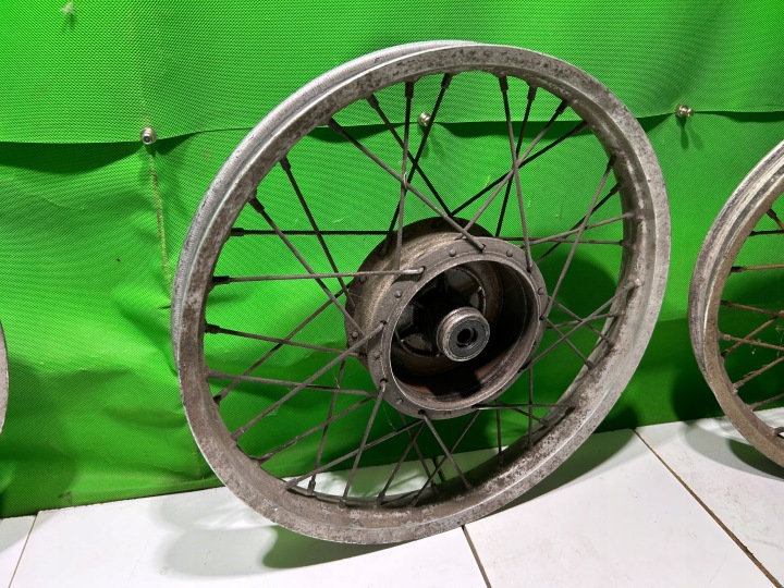 JANTE VERS SIMSONA PISTON
