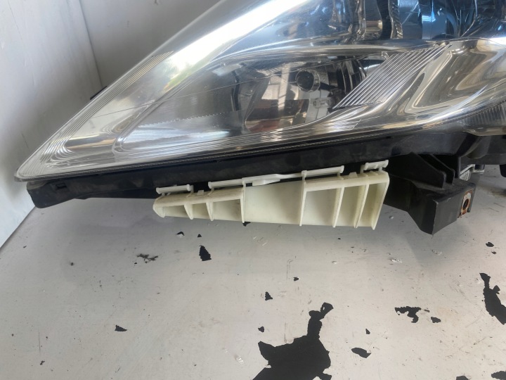 NISSAN LEAF I PHARE GAUCHE AVANT COMPLET LED 26060 3NL5A