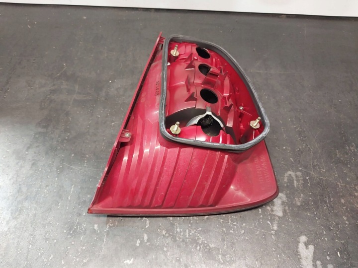 PHARE ARRIÈRE GAUCHE SKODA SUPERB B5 (3U) 3U5945095 3U5945111