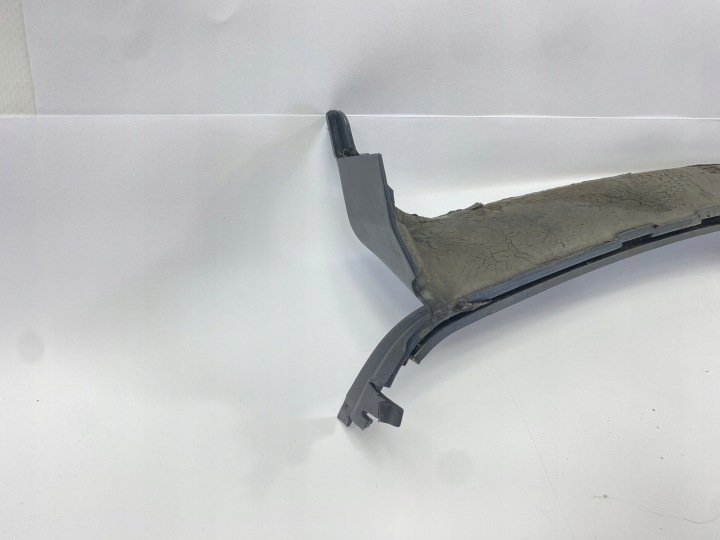 DOUBLURE DE PASSAGE DE ROUE CENTRAL PLASTIQUE RAINURE MERCEDES W124 1246200778