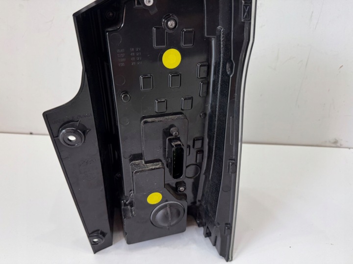 MERCEDES V CLASSE A447 W447 LIFT 23- PHARE ARRIÈRE ARRIÈRE GAUCHE A4478204202