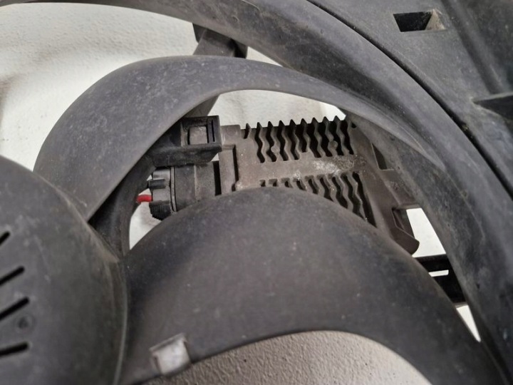 VOLVO V40 2 II 1.6 D VENTILATEUR RADIATEUR 31319165 940009301