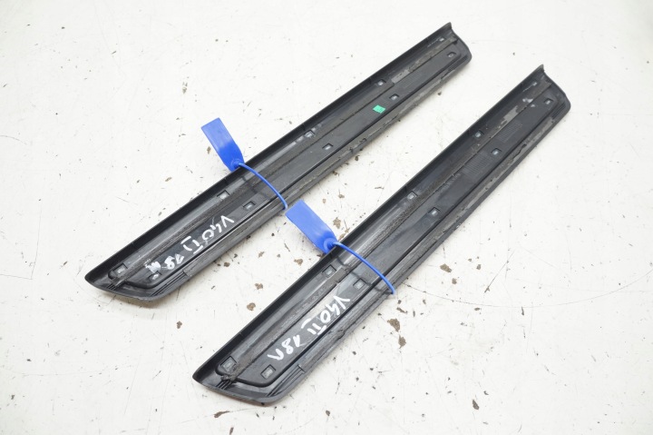 REVÊTEMENT MOULURE SEUIL DROITE VOLVO V40 II LIFT RDESIGN 31440446 31462012