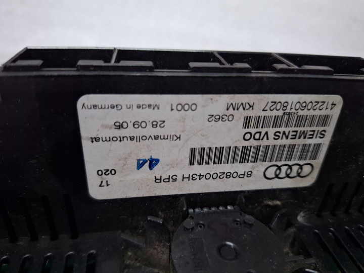 PANNEAU CLIMATISATION CONDUIT D'AIR 8P0820043H AUDI A3 8P 2005R