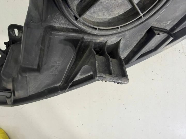 PHARE DROIT AVANT DROITE AVANT FORD FIESTA MK7 EUROPE