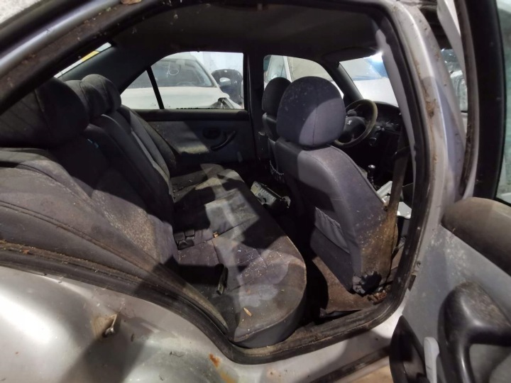PEUGEOT 406 CHARNIÈRE AVANT PORTES AVANT 2000 2.0L
