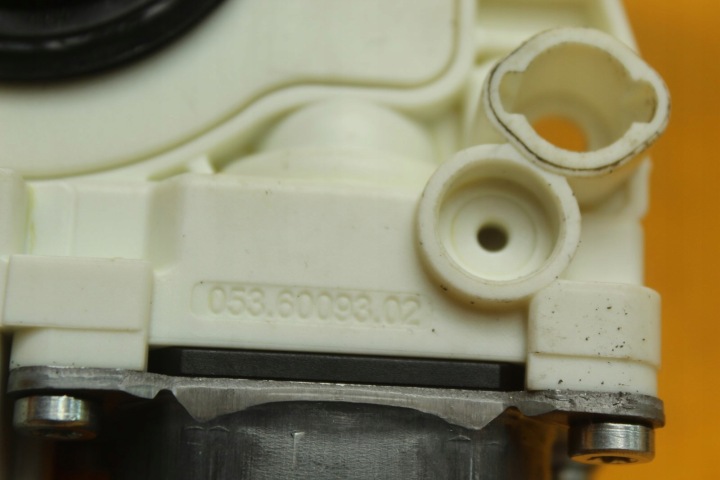 PETIT MOTEUR CONTRÔLEUR VITRES DROIT AVANT VW PASSAT B6 1K0959792L 1K0959702P