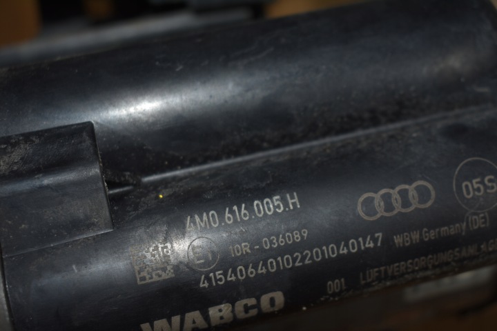 COMPRESSEUR SUSPENSIONS DISTRIBUTEUR AUDI Q7 Q8 1