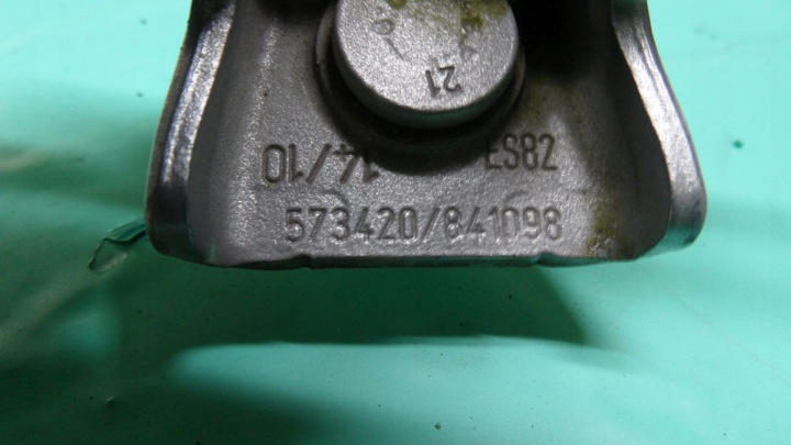 PEUGEOT 308 I 10R CHARNIÈRE COUVERCLES DE COFFRE ARRIÈRE 573420/841098