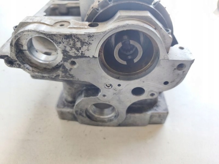 CULASSE ARBRES MOTEUR VW TOUAREQ 5.0 TDI DROITE 071033735 R070103373A