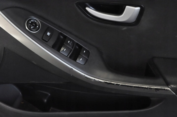 HYUNDAI I30 II PORTES DROIT AVANT TCW HAYON 5D