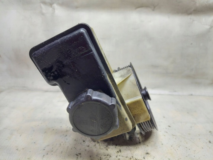 POMPE AMPLIFICATEUR 1S7C-3R700-AC FORD MONDEO MKIII 2.0