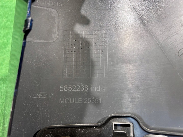 MERCEDES CITAN II W420 ANGLE PARE-CHOCS GAUCHE ARRIÈRE ARRIÈRE A4208851800