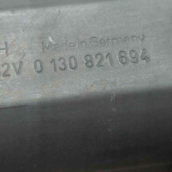 1999 VOLKSWAGEN PASSAT B5 PETIT MOTEUR VITRES PORTES AVANT 0130821694
