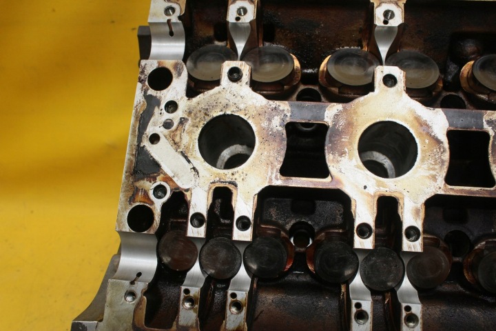 CULASSE MOTEUR GAUCHE 06C103373F 3.0 ASN A4 B6