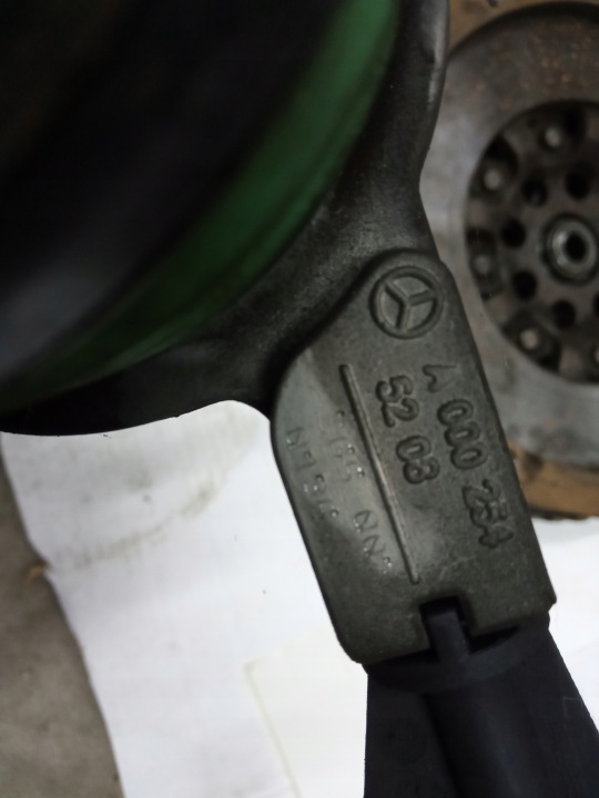 EMBRAYAGE BI-MASSE A6510305905 VITO 2.2 CDI MERCEDES V CLASSE 6510305905