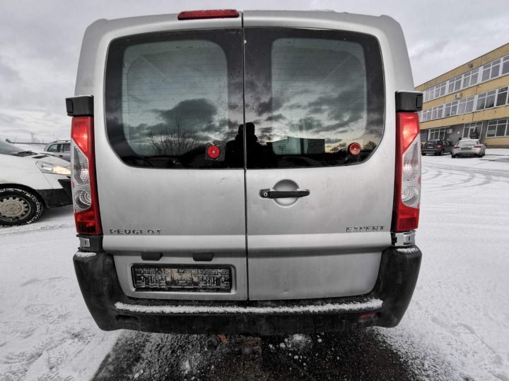 SERRURE DE PORTE AVANT GAUCHE C JUMPY 07- OE 9681335380