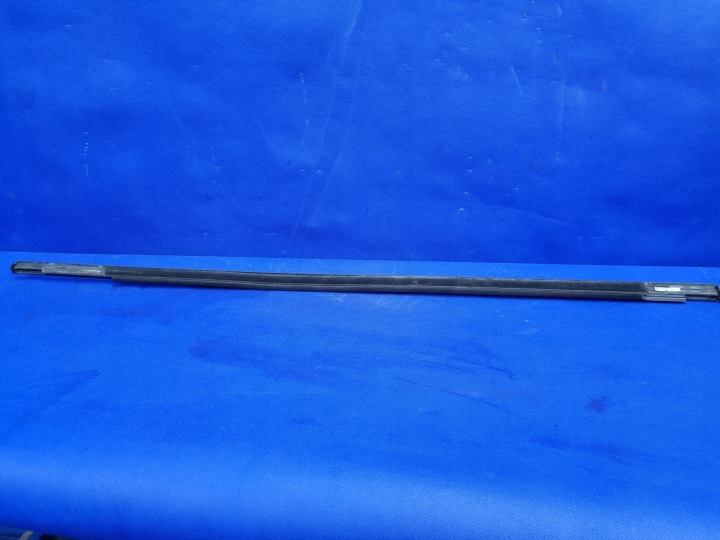 AUDI Q7 SQ7 MOULURE RACLOIR AVANT DROITE VITRES ORIGINAL 4M0853284