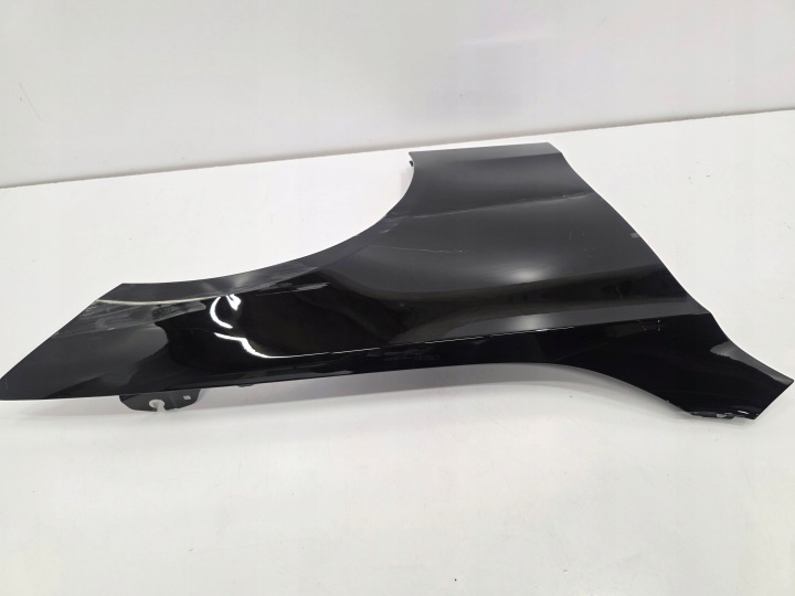 AILE AVANT AVANT DROIT MERCEDES C-KLASA W206 A2068810200