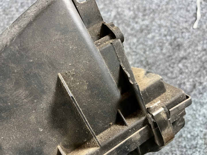 VOLVO V40 S40 LIFT 00-04 2.0T 200KM CHÂSSIS FILTRE AIR 30864098