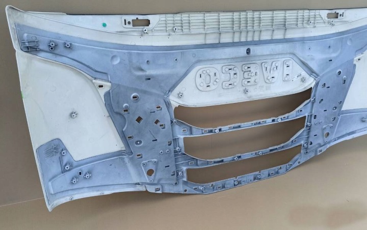IVECO S-WAY CAPOT GRILLE CALANDRE 5802431295