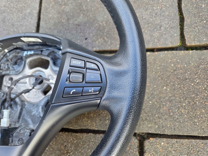 BMW1 F20 F21 VOLANT MULTIFONCTION CUIR 62558001G 2014R
