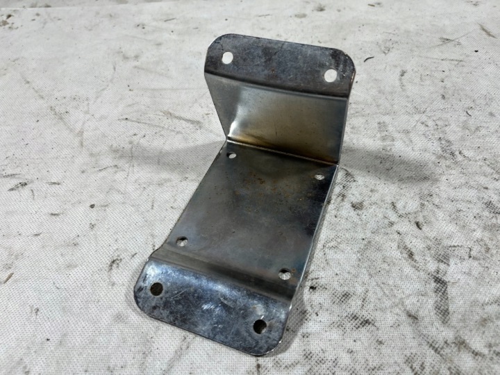 FIXATION CADRE DE PLAQUE D'IMMATRICULATION CAFE RACER