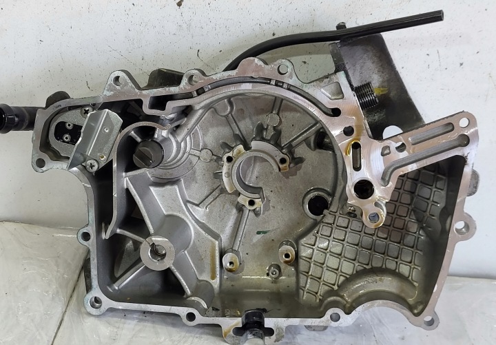 POMPE À EAU COUVERCLES MOTEUR 872915 995000 GILERA FUOCO 500 07-13R MP3