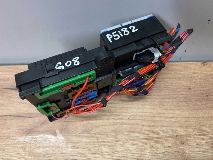 BOÎTE FUSIBLES BMW IX3 2024 5A04502