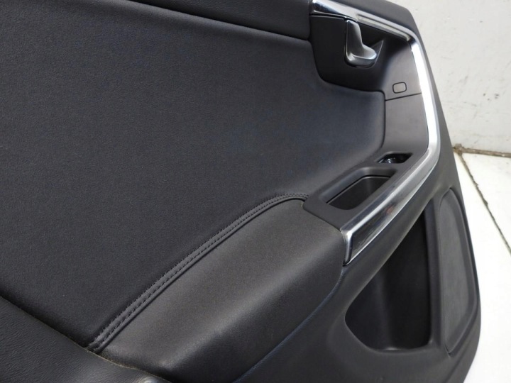GARNITURE PORTES GAUCHE ARRIÈRE VOLVO V60 8635872