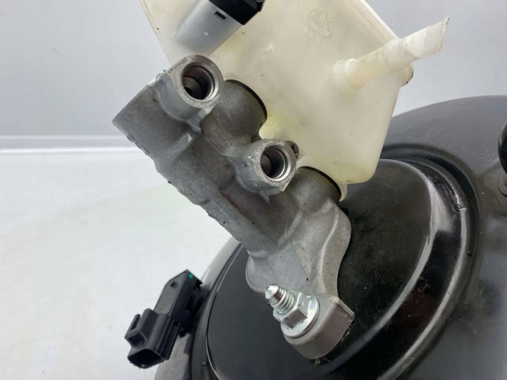 KIA STONIC BOOSTER SERVO FREINS AVEC GLOWNYM CYLINDREM MILD HYBRID 58500H8780