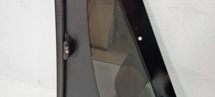 GLACE LATÉRALE PORTES GAUCHE ARRIÈRE ROVER RANGE ROVER L405 2019