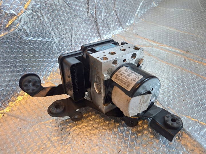 POMPE ABS RENAULT 476601563R