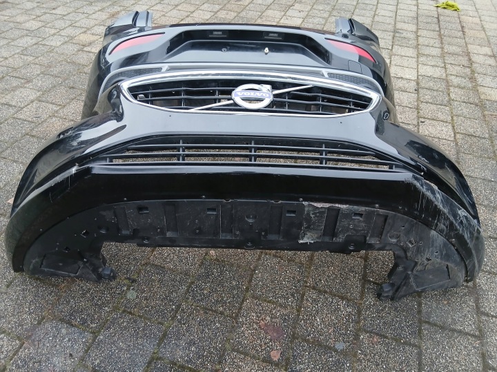 VOLVO V40 II 12- PARE-CHOCS AVANT AVANT SANS DZIUR GRILLE DOUBLURE 019-46