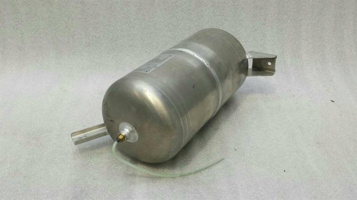 MERCEDES CLS W218 PRESSURE ACCUMULATOR A2183200015 AIRMATIC RESERVOIR