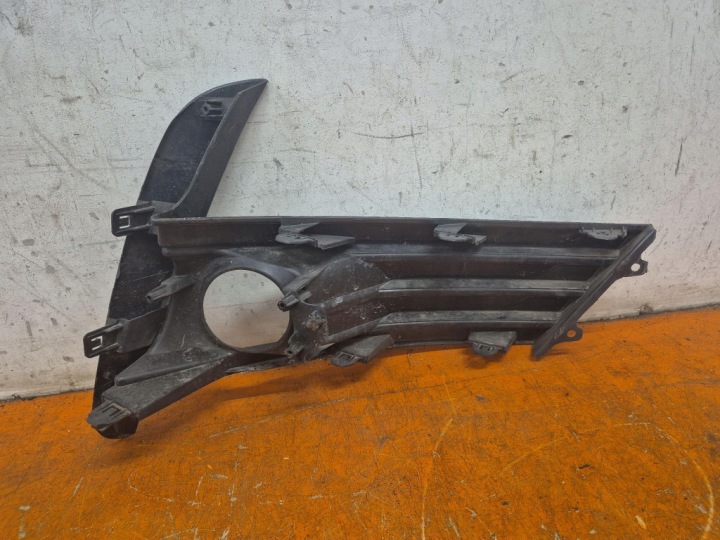 TOYOTA COROLLA E16 16-19 LIFT GRILLE PARE-CHOCS AVANT GAUCHE 81482-02620