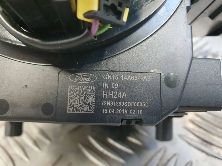 FORD FOCUS MK4 2018-2024 MANETTES BANDE PIGNON ARAIGNÉE