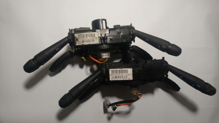 PEUGEOT 208 COMMUTATEUR COMPOSITE MANETTE BANDE