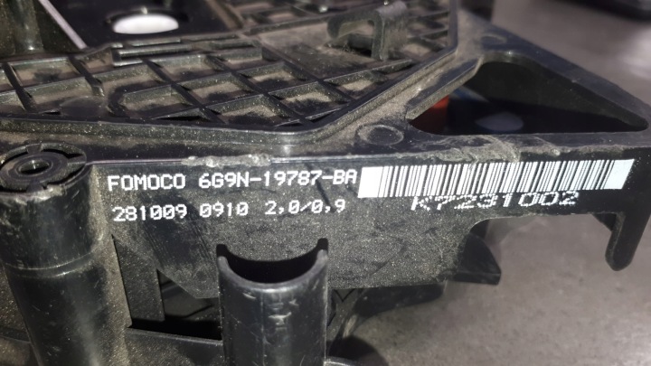 6G9N-19787-BA PANNEAU COMMANDE RÉCHAUFFEURS VOLVO V70