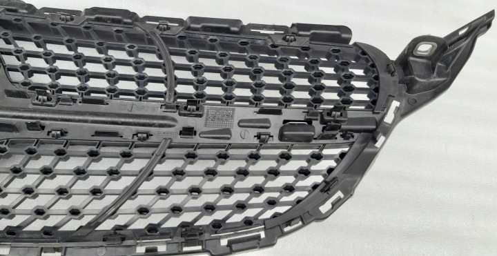 MERCEDES C-KLASA W205 GRILLE CALANDRE DIAMANT LIFT