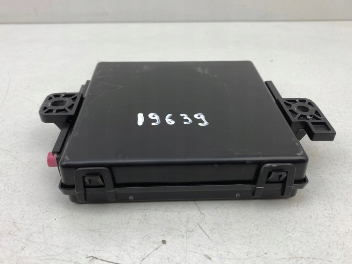 MODULE CONTRÔLEUR SYSTÈMES URUCHAMIANIA BEZKLUCZYKOWEGO P68366862AA