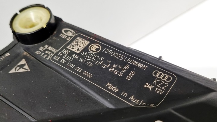 PROJECTEUR GAUCHE DROIT COMPLET LED AUDI Q3 83A941033/034 EUROPE