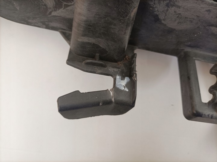 GLISSIÈRE RENFORCEMENT PARE-CHOCS ARRIÈRE AUDI A3