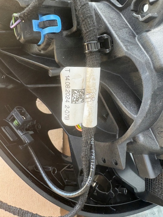 MERCEDES GLC ANNÉE 2024 GAUCHE RÉTROVISEUR 17 GOUPILLE NON COMPLET A2548108503