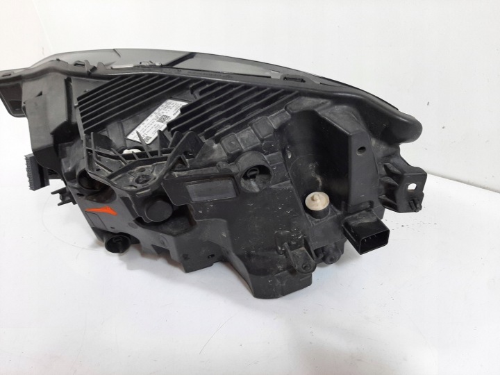 VOLVO XC60 II LIFT 21- AVANT PHARE DROITE DROIT AVANT MID LED 31656617