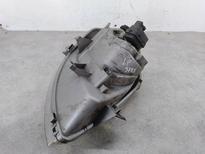 PHARE AVANT GAUCHE RENAULT TRAFIC II 91165719 7700311371 VALEO 1.9 DCI
