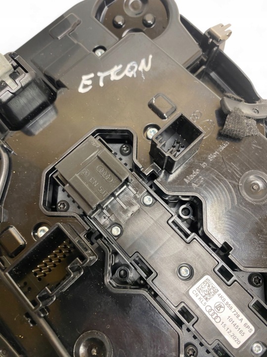 AUDI E-TRON 2021 LANTERNE SIÈGES AVANT 4K0947135AL