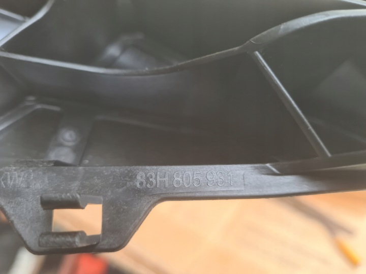 AUDI Q3 RENFORCEMENT PANNEAU AVANT 83H805594A 83H805932 83H805931
